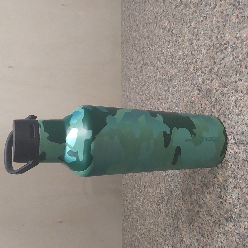Corkcicle 32 Oz Camo bottle